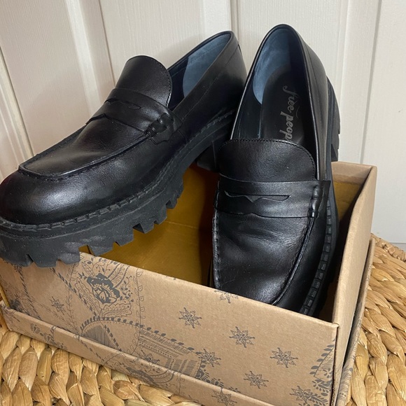 Free People Lyra Lug Sole Loafer in Black Size 41 - Picture 6 of 11